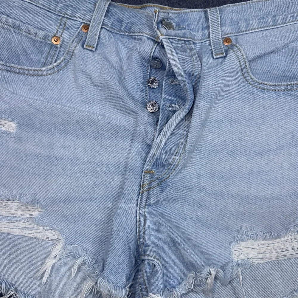 Levi's 501 Shorts Womens W32 Blue Denim High Rise Button Fly Distressed Cutoff